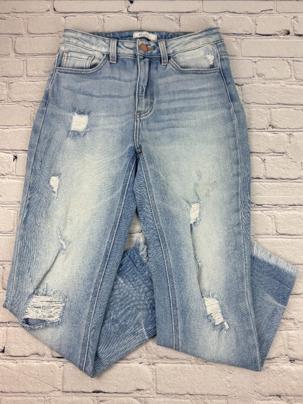 Kancan Signature Mom Fit Distressed Light Wash Jeans - Size 25 High Rise